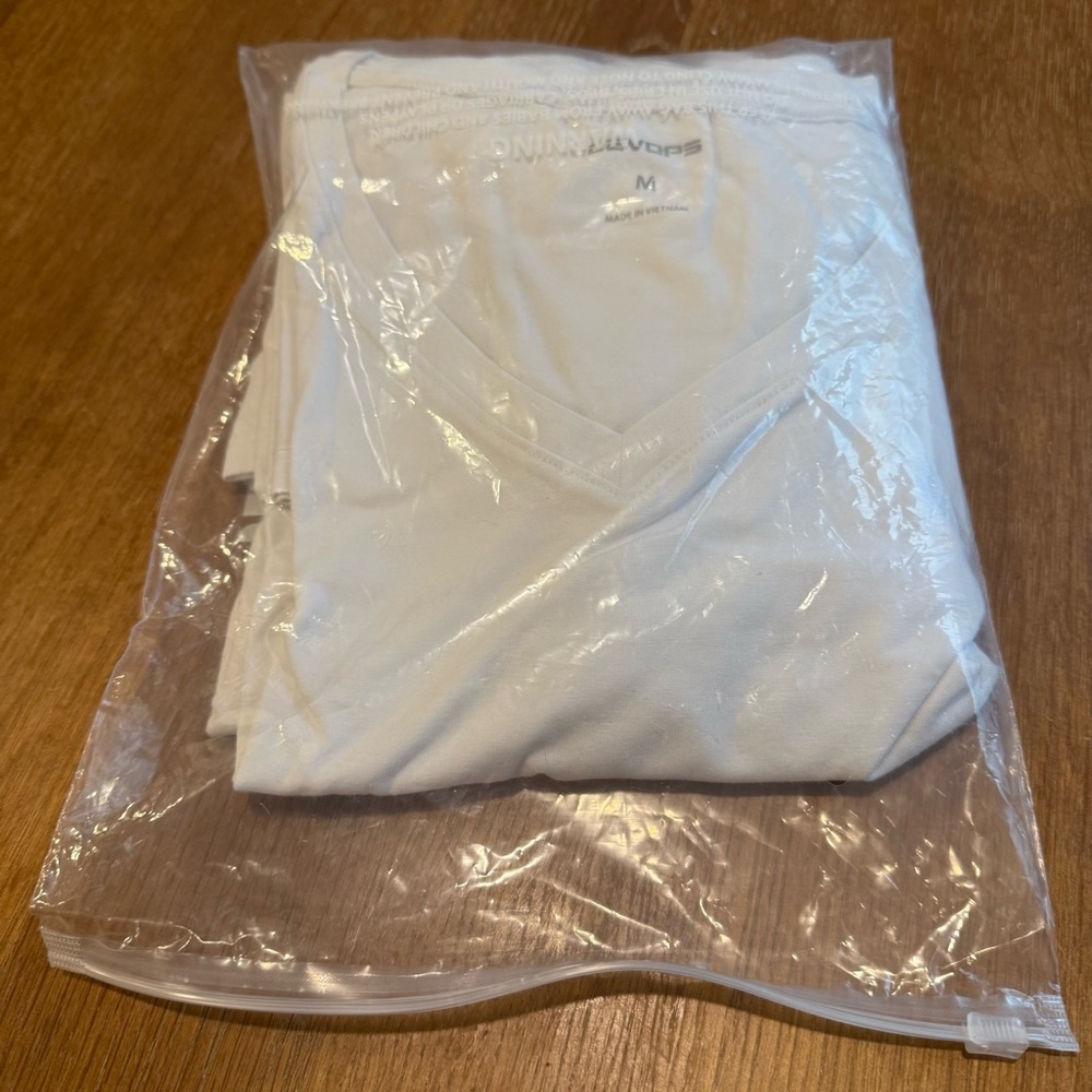 DEVOPS White 2 Pack V-Neck T-Shirt UPF 50+ NEW Medium